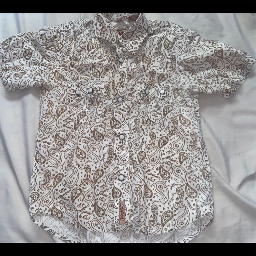 ✨5 for 25✨ button down shirt